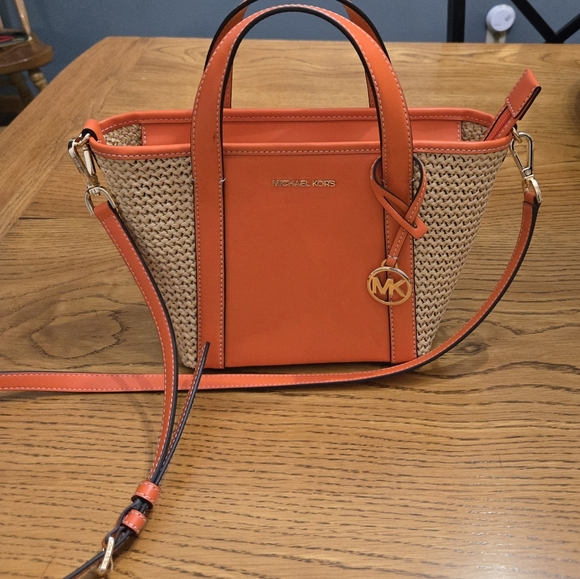 Michael Kors Handbags - Michael Kors Vibrant Orange and Tan Crossbody Bag